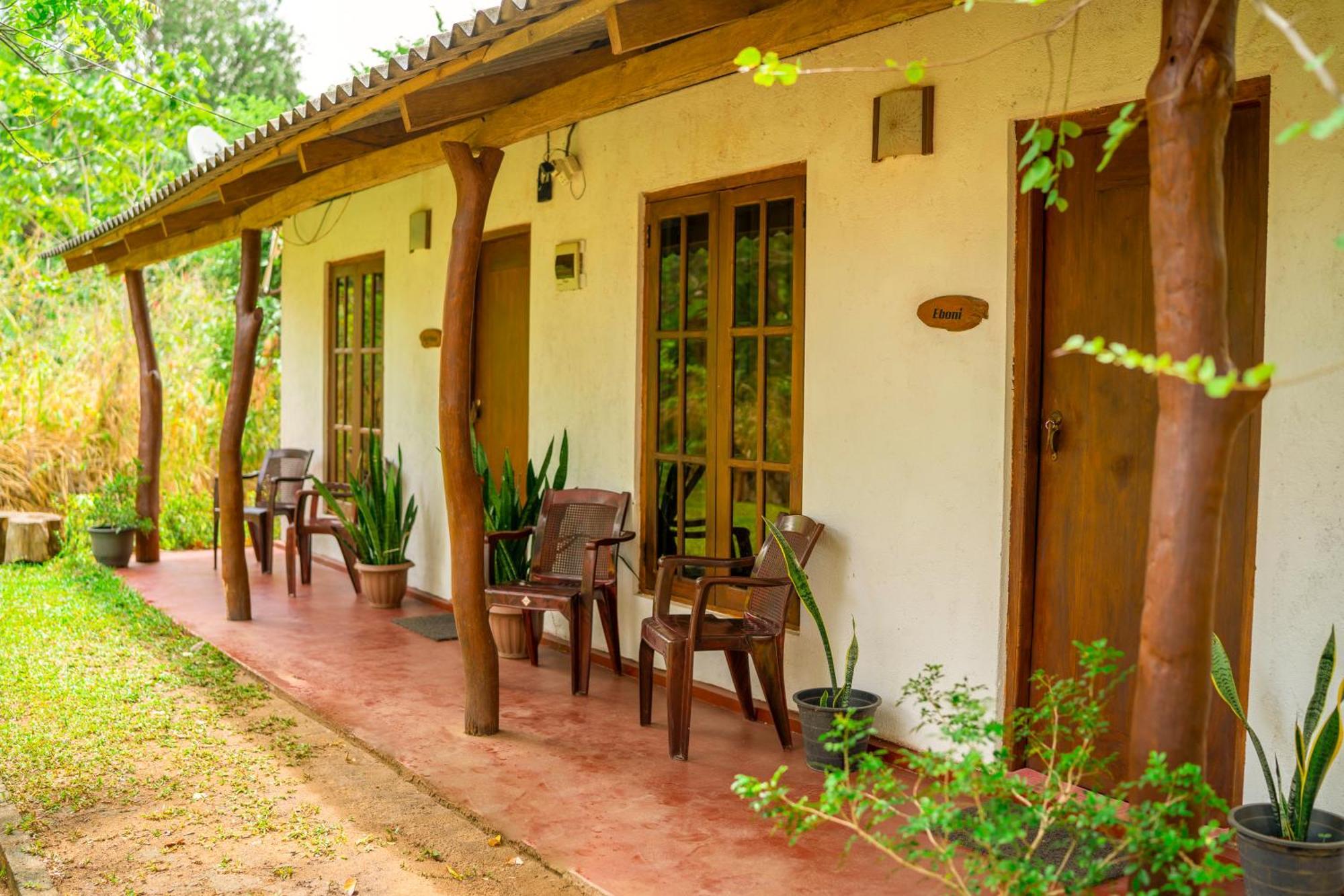 Bed and Breakfast Wild Hut Хабарана Екстер'єр фото